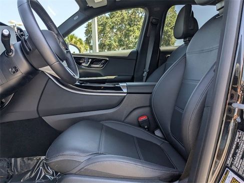 Used 2025 Mercedes-Benz GLC 300 image 22