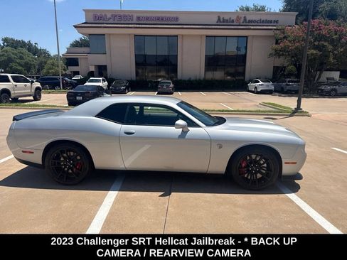 Used 2023 Dodge Challenger SRT Hellcat w/ Driver Convenience Group RWD image 11
