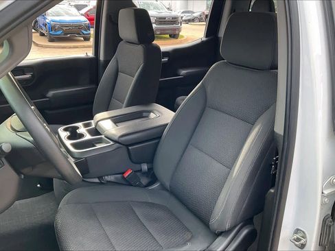 Used 2020 Chevrolet Silverado 1500 Custom w/ Custom Value Package image 9