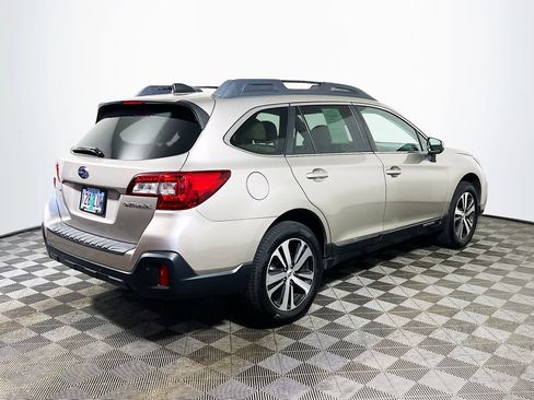 Used 2019 Subaru Outback 2.5i Limited AWD/4WD image 7