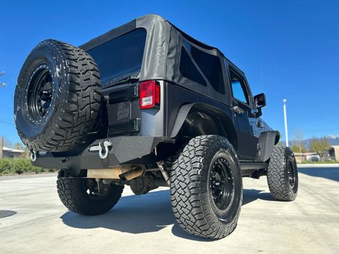 Used 2016 Jeep Wrangler Sport image 4