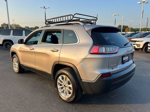 Used 2019 Jeep Cherokee Latitude w/ Cold Weather Group AWD/4WD image 5