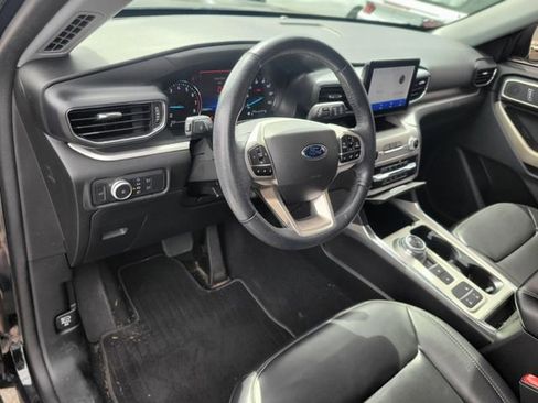 Used 2022 Ford Explorer XLT w/ Equipment Group 202A image 17