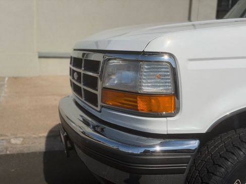 Used 1994 Ford F150 XL AWD/4WD image 8