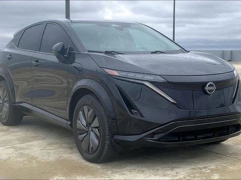 Used 2023 Nissan Ariya AWD image 13