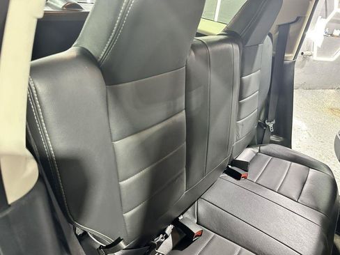 Used 2016 Jeep Patriot High Altitude AWD/4WD image 38