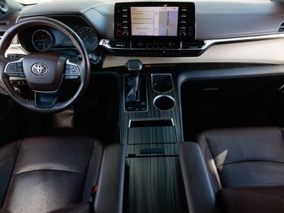 Used 2021 Toyota Sienna Platinum