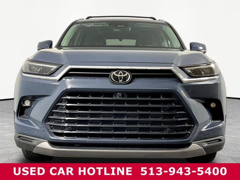 Used 2024 Toyota Grand Highlander AWD image 2