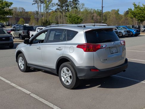 Used 2015 Toyota RAV4 LE image 6