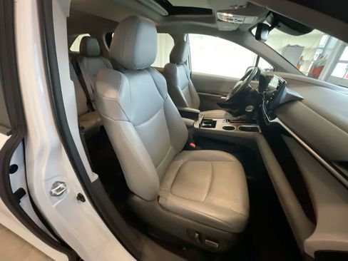 Used 2024 Toyota Sienna XLE image 26