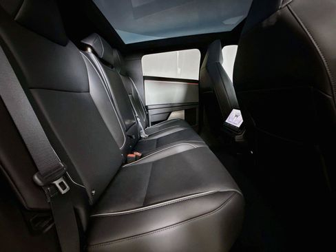 Used 2024 Tesla Cybertruck AWD Crew Cab image 13