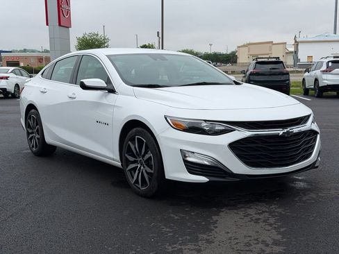 Used 2024 Chevrolet Malibu RS FWD image 1