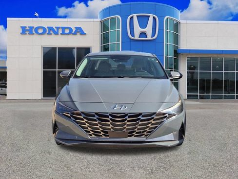 Used 2022 Hyundai Elantra Limited FWD image 5