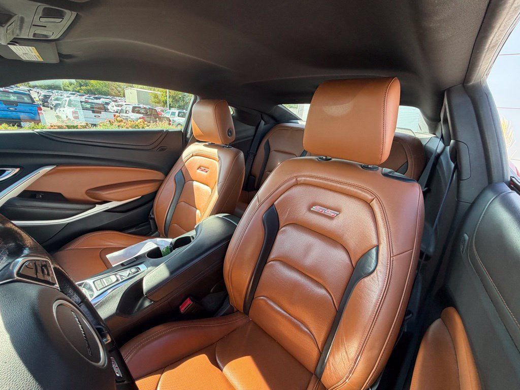 Used 2020 Chevrolet Camaro SS RWD image 12