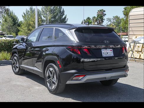 Certified 2025 Hyundai Tucson SEL FWD image 8