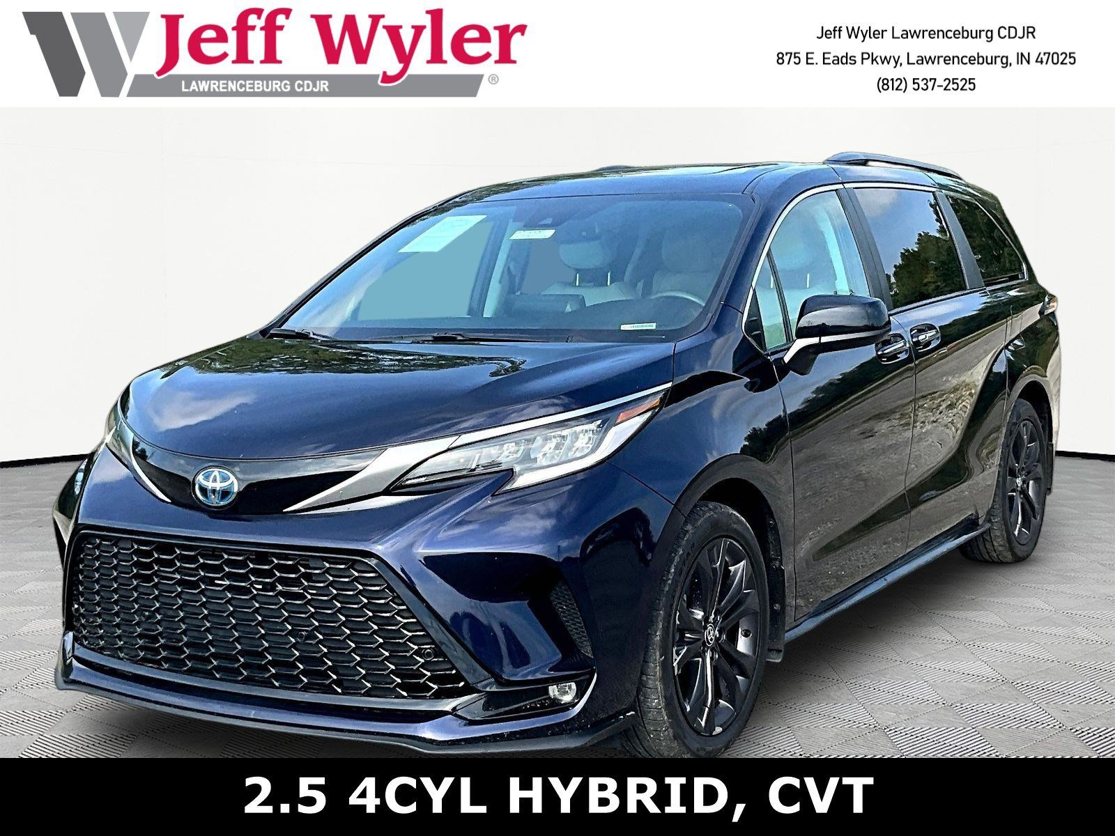 Used 2023 Toyota Sienna XSE FWD image 1