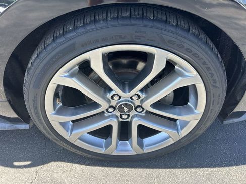 Used 2019 Ford Mustang Premium RWD image 10