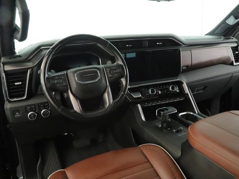 Used 2024 GMC Sierra 1500 Denali Ultimate AWD/4WD image 2