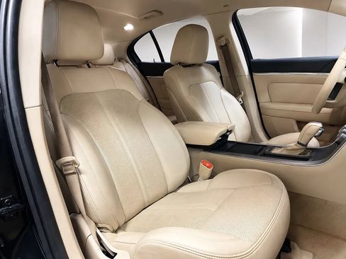 Used 2011 Lincoln MKS FWD image 15