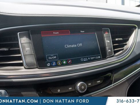 Used 2023 Buick Enclave Essence AWD/4WD image 7
