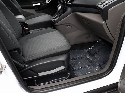 Used 2022 Ford Transit Connect XLT image 28