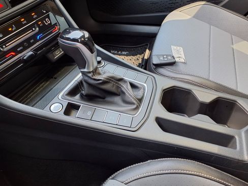Used 2026 Volkswagen Jetta SE FWD image 8