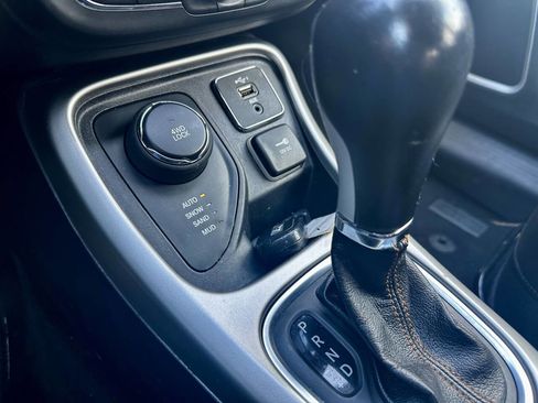 Used 2020 Jeep Compass Latitude w/ Popular Equipment Group AWD/4WD image 23