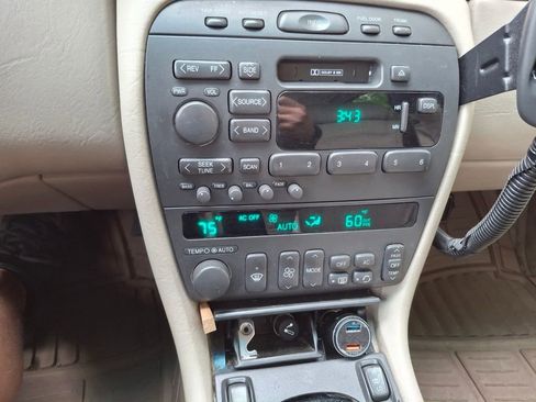 Used 1997 Cadillac Seville SLS w/ Leather/Lumbar Pkg FWD image 11