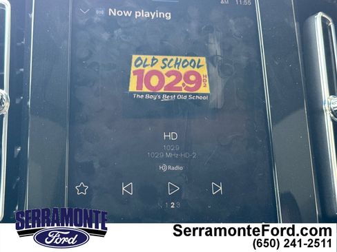 Used 2025 Volvo XC40 B5 Plus image 19