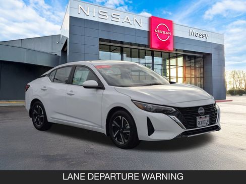 Used 2025 Nissan Sentra SV image 2