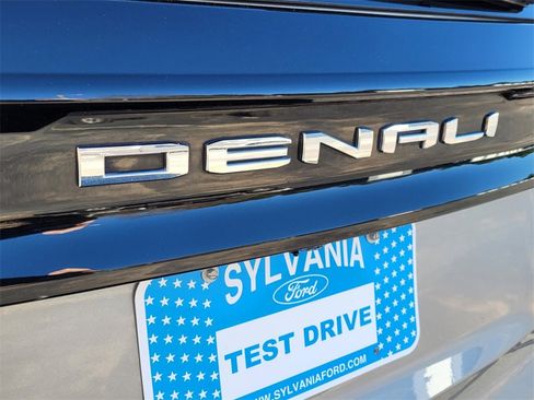 Used 2024 GMC Acadia Denali image 11