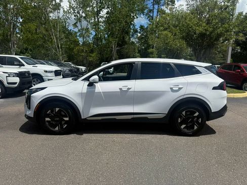 Used 2026 Kia Sportage LX FWD image 2