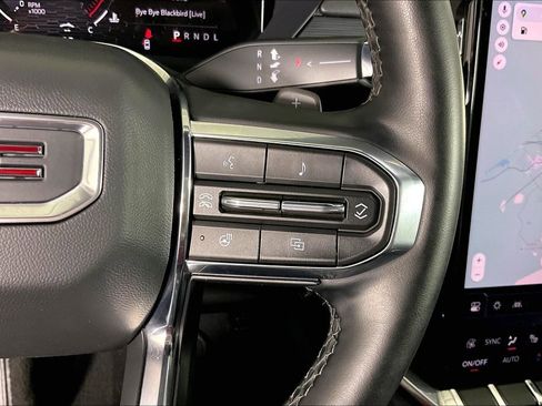 Used 2024 GMC Acadia Elevation image 28