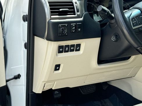 Used 2022 Lexus GX 460 Premium AWD/4WD image 17