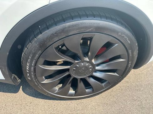 Used 2023 Tesla Model Y Performance AWD/4WD image 12