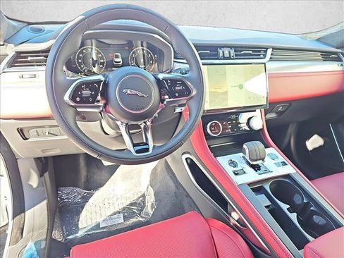 Used 2025 Jaguar F-PACE R-Dynamic S image 16