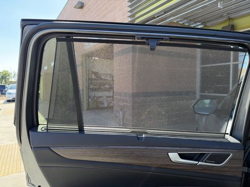 Used 2024 Volkswagen Atlas SEL Premium R-Line image 38