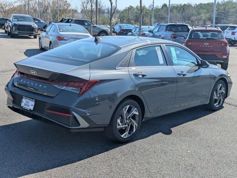 Certified 2025 Hyundai Elantra SEL image 7