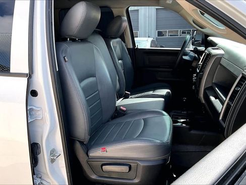 Used 2018 RAM 2500 Tradesman w/ Chrome Appearance Group image 13