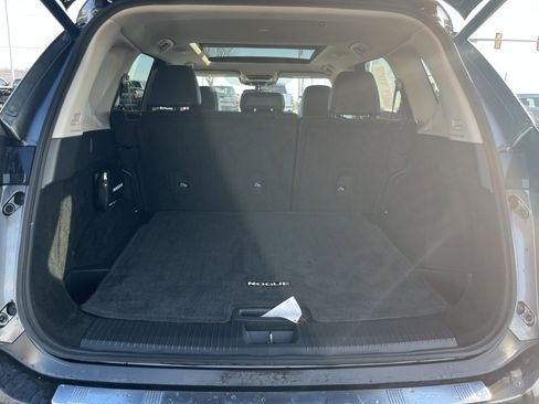 Used 2023 Nissan Rogue SV w/ SV Premium Package image 6