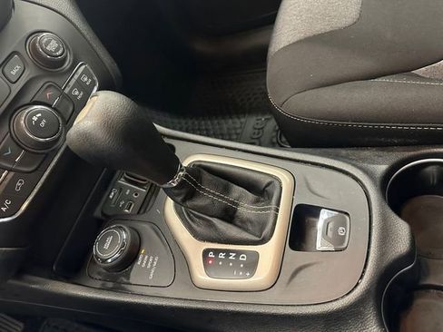 Used 2016 Jeep Cherokee Sport w/ Cold Weather Group image 25