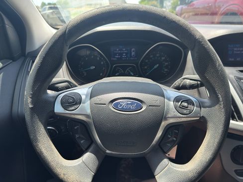 Used 2013 Ford Focus SE FWD image 7