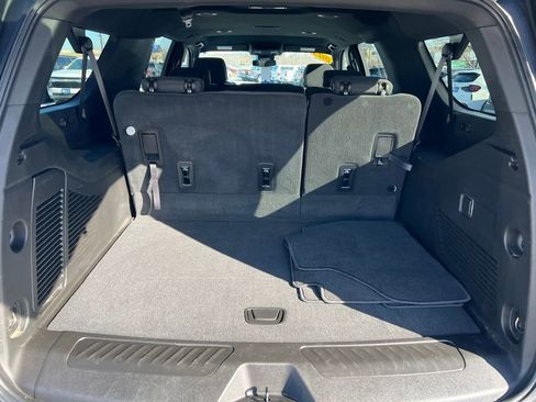 Used 2023 Chevrolet Suburban LS image 24