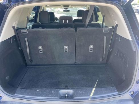 Used 2025 Nissan Pathfinder SV FWD image 18