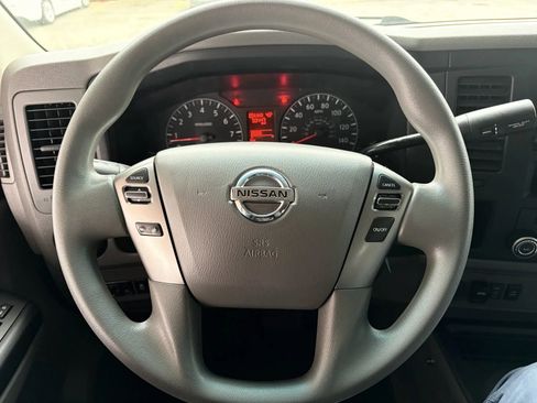 Used 2016 Nissan NV 3500 SV image 10