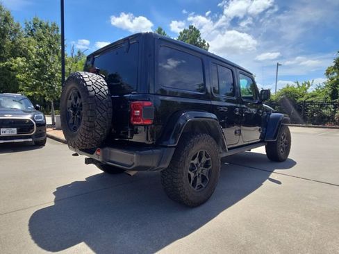 Used 2021 Jeep Wrangler Unlimited Sahara w/ Cold Weather Group AWD/4WD image 8