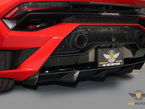 Used 2023 Lamborghini Huracan STO image 13