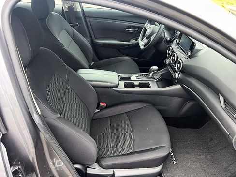 Certified 2023 Nissan Sentra S FWD image 17