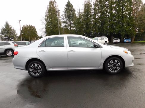 Used 2010 Toyota Corolla LE image 17