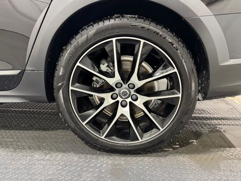 Used 2018 Volvo V90 T6 Cross Country w/ Convenience Package image 35